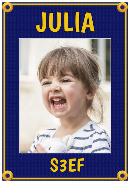 Studentplakat med marinblå bakgrund, guldram och gul text